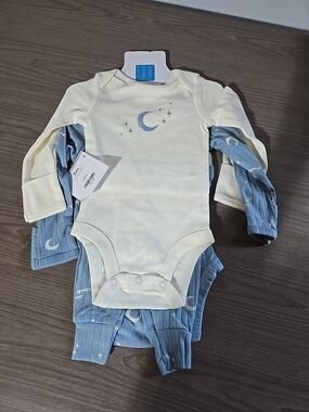 Carter's Cream and Light Blue Moon & Stars Pajama Set